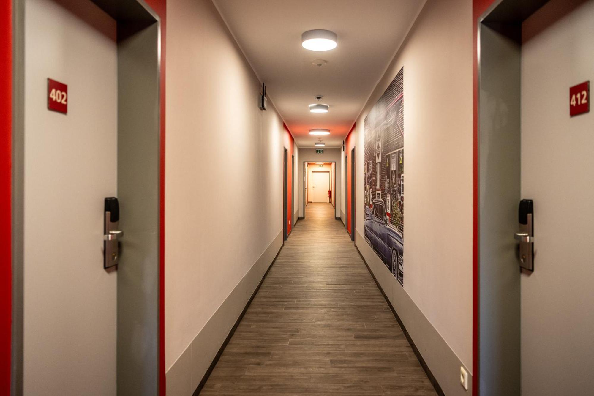 Serways Hotel Feucht Ost מראה חיצוני תמונה