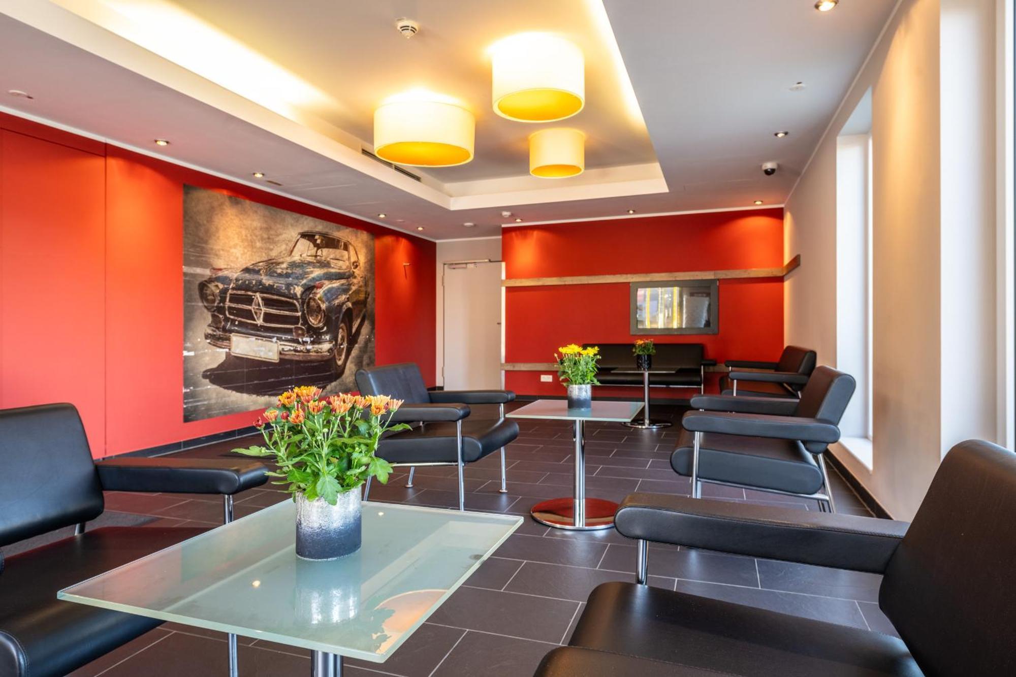 Serways Hotel Feucht Ost מראה חיצוני תמונה