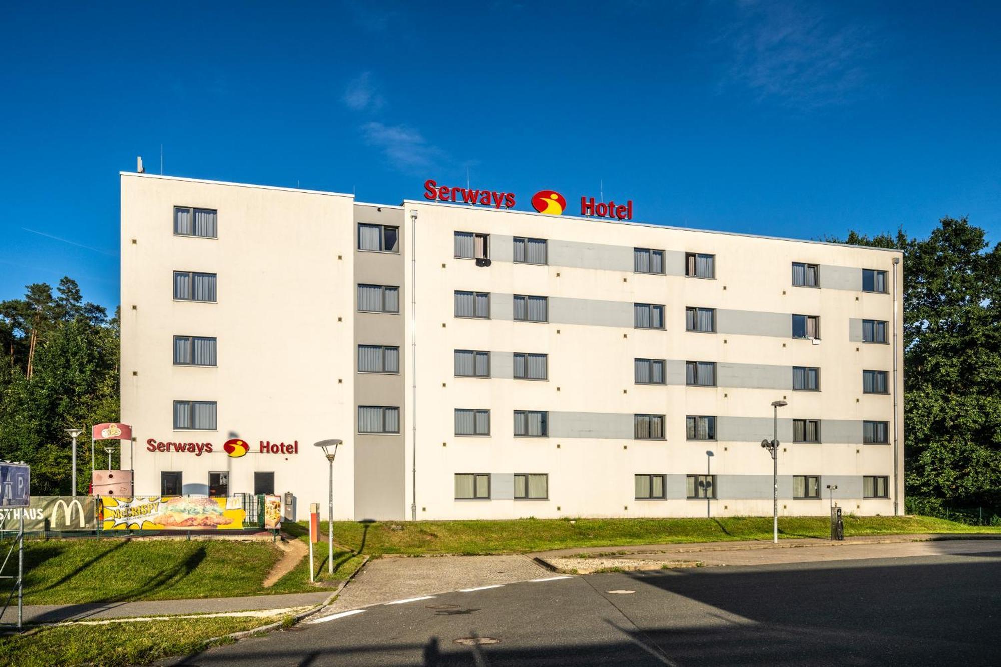 Serways Hotel Feucht Ost מראה חיצוני תמונה